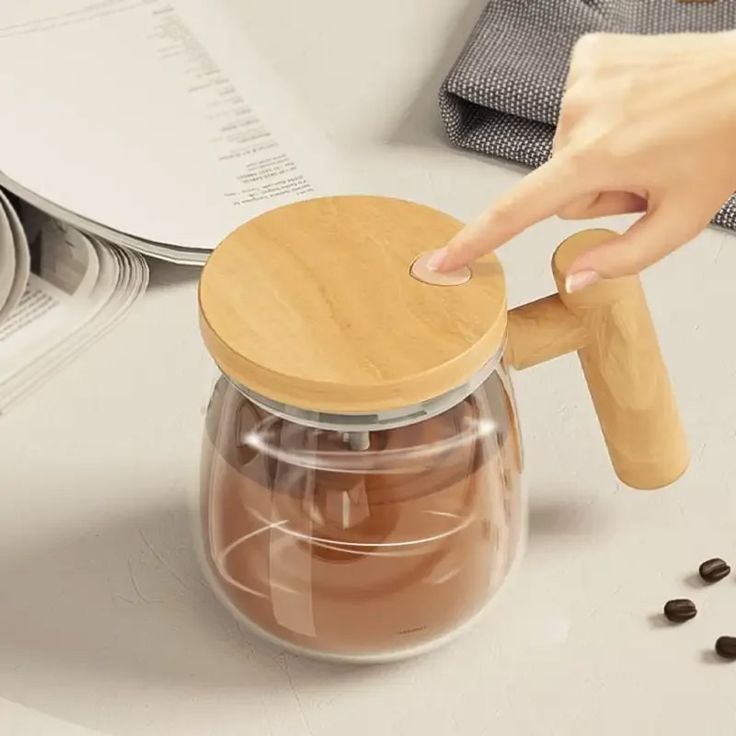 Coffee Mixing Mug – Self-Stirring Electric Cup with Lid